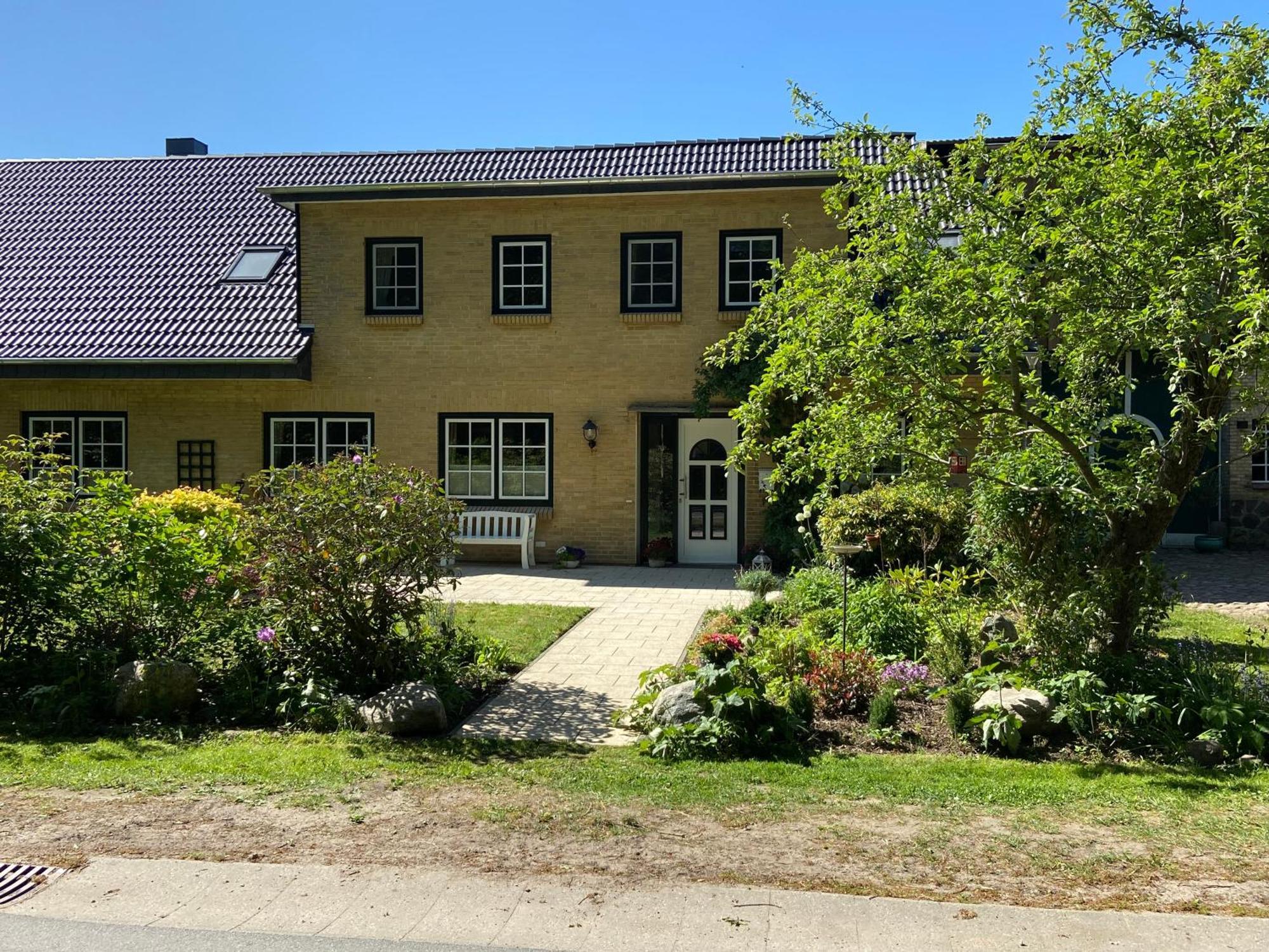 Ferienwohnung Reitanlage Baerenz Selk Exterior photo